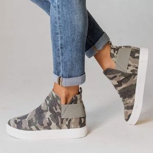 Wedge Sneakers - Camo